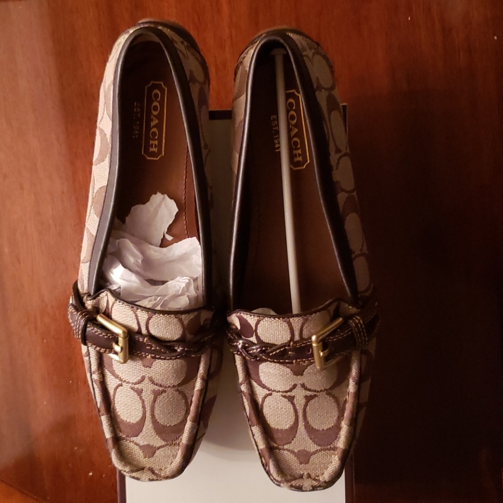 Coach sz 8 Saidey slip on loafer driving moccasin